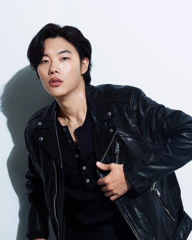 Potret Aktor Korea Tampan Populer/sumber: www.instagram.com/ryusdb/ Potret Ryu Junyeol yang menjadi aktor Korea dengan usia debut tak lagi muda.