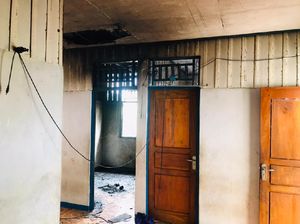 Rumah Ketua KPU Yahukimo Dibakar, Polisi Duga Terkait Pilkada 2020 Rumah Ketua KPU Yahukimo Dibakar, Polisi Duga Terkait Pilkada 2020