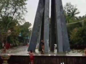 Viral Air Mancur di Dekat Rumdin Gubsu Jadi Tempat Mandi-Mancing Bocah