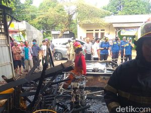 Pom Mini di Bogor Terbakar, Rumah dan 4 Motor Ludes