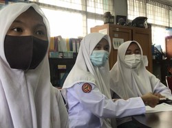 Cerita Sejumlah Siswi Nonmuslim di SMKN 2 Padang Pilih Berjilbab ke Sekolah