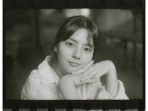 Kisah Song Yoo Jung dan Rapper Iron Berakhir di Januari Kisah Song Yoo Jung dan Rapper Iron Berakhir di Januari