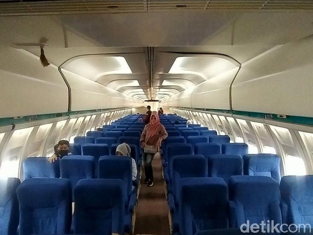 Unik! Ada Pesawat yang Dirombak Jadi Kafe Lho di Ciamis Unik! Ada Pesawat yang Dirombak Jadi Kafe Lho di Ciamis