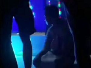 Viral Pria Lakukan Gerakan Salat di Diskotek, Polisi: Diduga Gangguan Jiwa