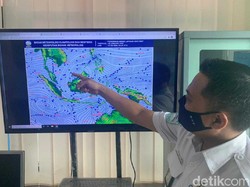 Waspada Pasang Air Laut di Perairan Jatim Saat Fenomena Full Moon