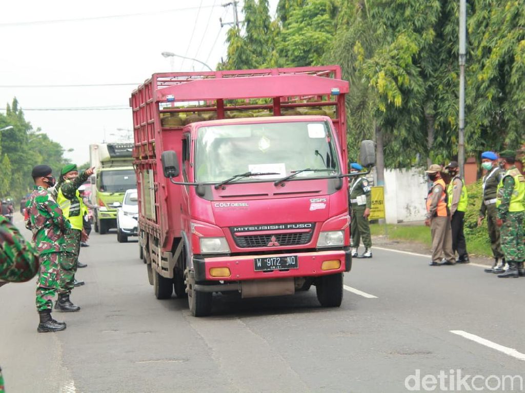 Dua Pekan PPKM di Lamongan, 600 Warga Terjaring Operasi Yustisi Dua Pekan PPKM di Lamongan, 600 Warga Terjaring Operasi Yustisi