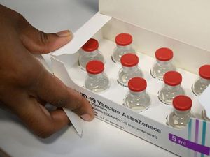 AstraZeneca Bantah Tingkat Kemanjuran Vaksinnya Rendah untuk Kelompok Lansia