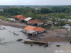Dusun di Pekalongan Ini Terpisah dari Daratan Gegara Abrasi Parah