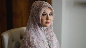 8 Gaya Hijab Kesha Ratuliu Saat Pengajian Jelang Pernikahan