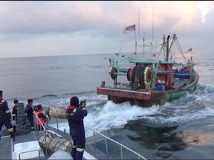 KKP Tangkap 3 Kapal Pencuri Ikan di Selat Malaka, 2 dari Malaysia KKP Tangkap 3 Kapal Pencuri Ikan di Selat Malaka, 2 dari Malaysia