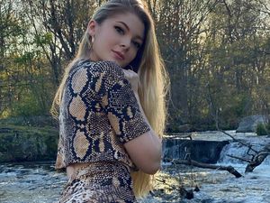 Foto: Penampilan Model yang Ngaku Religius Tapi Jual Konten Sensual Foto: Penampilan Model yang Ngaku Religius Tapi Jual Konten Sensual