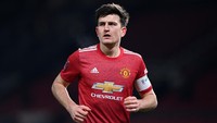 Yap, Harry Maguire. Kapten Manchester United sekaligus calon rekan setim Varane tersebut direkrut seharga 87 juta Euro dari Leicester City pada 2019, dan belum ada yang bisa melampaui harganya hingga saat ini. Foto: Getty Images/Laurence Griffiths
