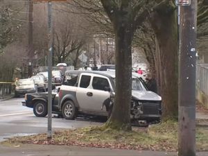 Ini Mobil yang Seruduk Pejalan Kaki di AS Ini Mobil yang Seruduk Pejalan Kaki di AS