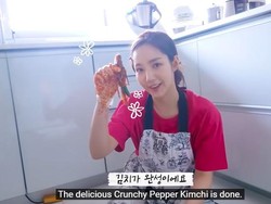 Park Min Young Bikin Sendiri Kimchi Cabai yang Jadi Favoritnya