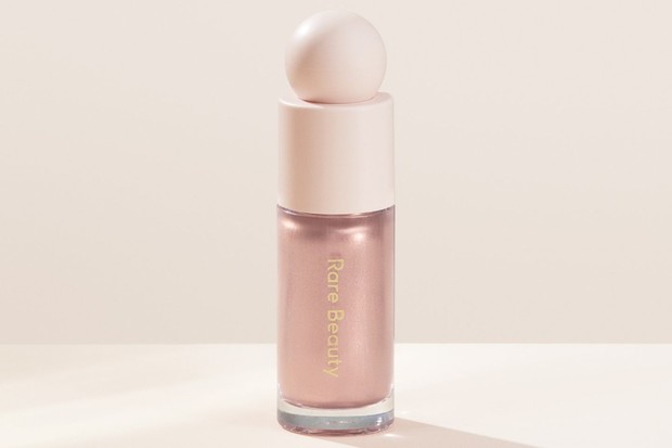 Rare Beauty Positive Light Liquid Luminizer in Mesmerize