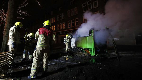 Ricuh Aturan Jam Malam di Belanda Berakhir Bentrok hingga Penjarahan