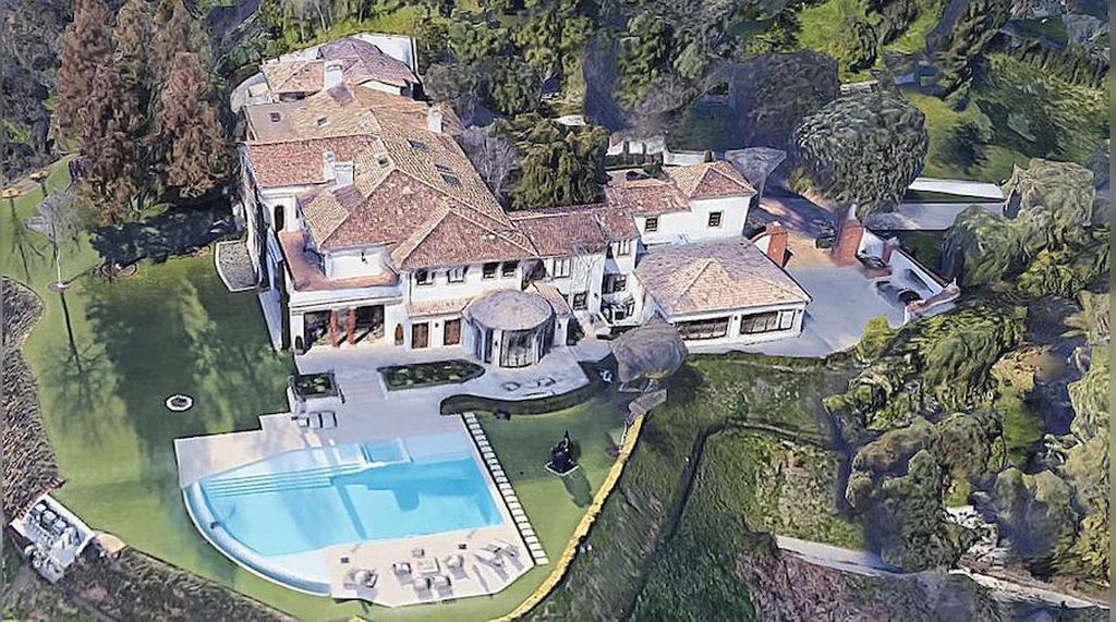 7 Potret Rumah Mewah Sylvester Stallone yang Dijual Rp 1,8 Triliun