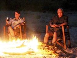 Lagi Enak Tidur, Eh Tenda Turis Lansia Ini Dimasuki Singa