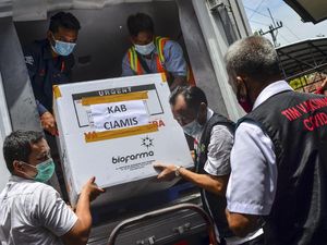 Biofarma Distribusikan Vaksin Sinovac ke 34 Provinsi Indonesia Biofarma Distribusikan Vaksin Sinovac ke 34 Provinsi Indonesia