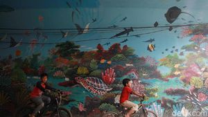 Lewat Mural, Kawasan Ini Lepas Predikat Kampung Bandit