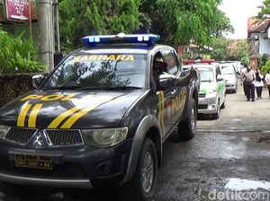 Distribusi Vaksin COVID-19 di Banyuwangi Dikawal TNI-Polri
