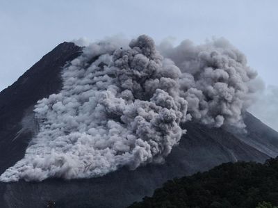 Potret Erupsi Merapi Pagi Ini
