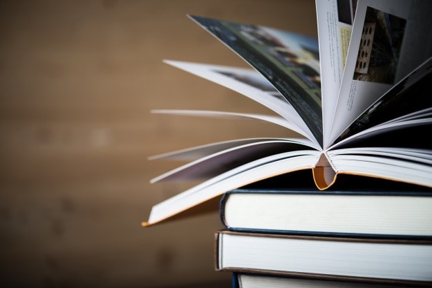 Membuat pikiran jadi tenang sekaligus bertukar pandangan dengan orang lain.