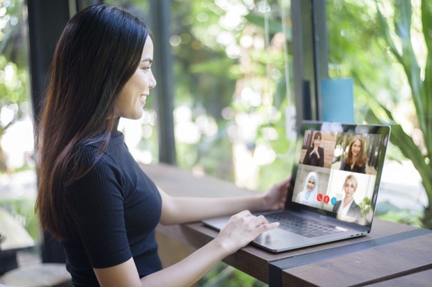 Akan mengurangi rasa kesepian, merasa dicintai oleh orang terdekat, dan menambah rasa bahagia.