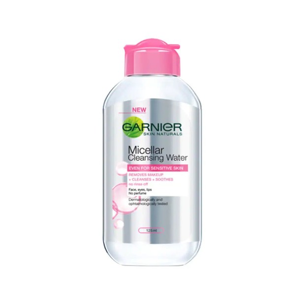 Garnier Micellar Water/watsons.co.id Garnier Micellar Water mampu membersihkan sisa makeup dan kotoran/watsons.co.id
