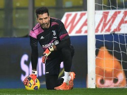 Buffon Maki-maki Rekan Setim, Terancam Skorsing