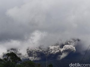 Semburkan Awan Panas, #Merapi Jadi Trending Topic