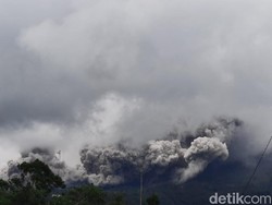 Semburkan Awan Panas, #Merapi Jadi Trending Topic