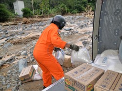 TNI Kerahkan Helikopter untuk Kirim Logistik ke Desa Datar Ajab Kalsel