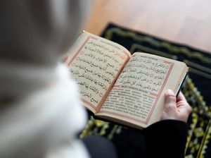 5 Larangan untuk Muslim dalam QS Al Isra Ayat 23 5 Larangan untuk Muslim dalam QS Al Isra Ayat 23