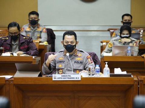 Polwan berhijab, Iptu Novita Rindi yang viral di media sosial