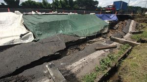 Hati-hati! Ada Longsor di Ruas Tol Surabaya-Gempol