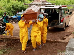 Postingan Wali Kota Bandung Ini yang Bikin Pemikul Jenazah Corona Mogok