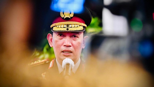 Presiden Jokowi melantik Kapolri Jenderal Listyo Sigit Prabowo