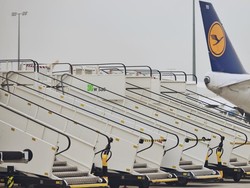 Khawatir Virus Mutasi, Jerman Pertimbangkan Setop Penerbangan Internasional