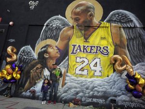 Mengenang 2 Tahun Meninggalnya Kobe Bryant dan Gianna Mengenang 2 Tahun Meninggalnya Kobe Bryant dan Gianna