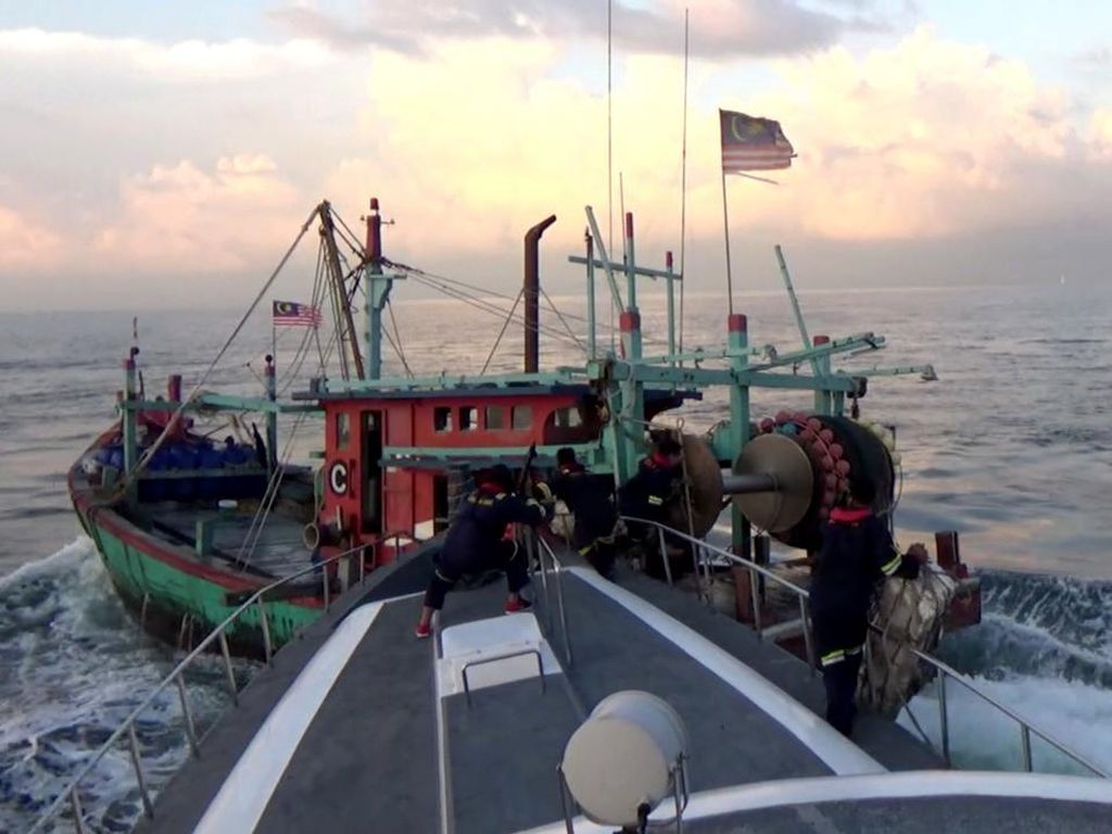 KKP Tindak 8 Kapal Pelanggar Ketentuan Operasional di Laut Natuna KKP Tindak 8 Kapal Pelanggar Ketentuan Operasional di Laut Natuna