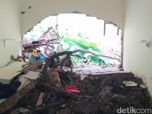 Longsor Terjang Sebuah Rumah di Pacitan, Seorang Warga yang Tertidur Tewas