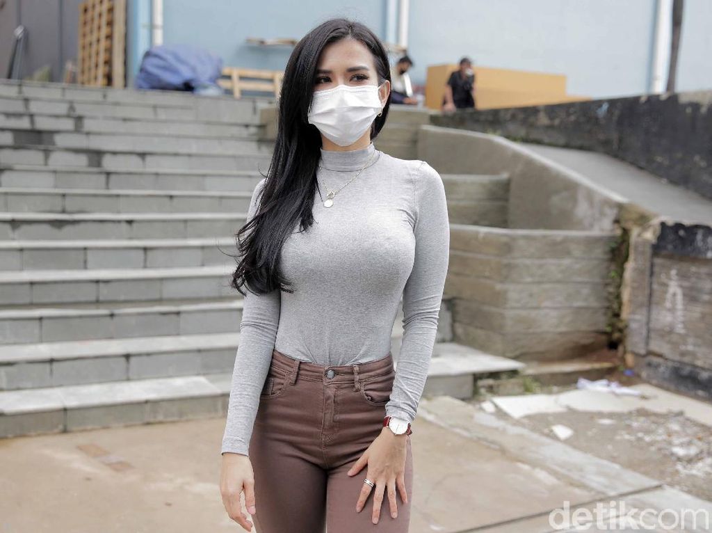 Maria Vania Seksi Berbikini, Vanessa Angel Takut Suami Tergoda Maria Vania Seksi Berbikini, Vanessa Angel Takut Suami Tergoda