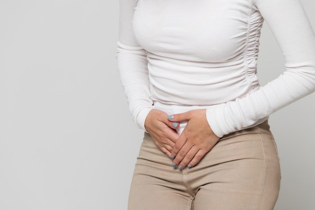 PMS merupakan sebuah kenyataan yang harus dihadapi wanita setiap bulannya. Rasa tidak nyaman dan perasaan emosional yang mengganggu ini merupakan bagian dari gejala perubahan hormon yang terjadi saat masa menstruasi.
