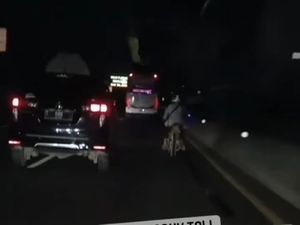 Gempar Motor Masuk Tol di Bekasi Diduga Nyasar Gempar Motor Masuk Tol di Bekasi Diduga Nyasar