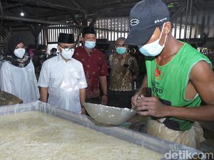 Cerita Pabrik Tahu di Banyuwangi Tetap Bertahan di Masa Pandemi Cerita Pabrik Tahu di Banyuwangi Tetap Bertahan di Masa Pandemi