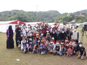 Penyintas Tsunami Palu Gelar Trauma Healing Bagi Korban Gempa Sulbar