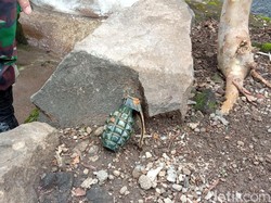 Tim Gober Temukan Granat Nanas Diduga Masih Aktif di Sungai Cikapundung