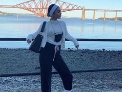 Pamer Foto Lagi di Negara Lockdown, Vanessa Hudgens Dinyinyirin