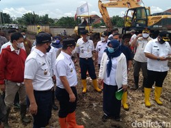 Wagub DKI Sambangi TPU Rorotan, Cek Kesiapan Lahan Makam Khusus COVID-19